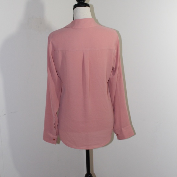 Express, salmon color blouse long sleeve that can roll up and button to 3/4 - Picture 4 of 5